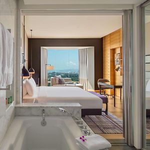 Deluxe King Room Lake View